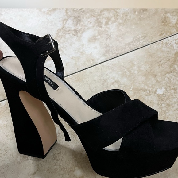Black faux seude platform sandal - Picture 2 of 3